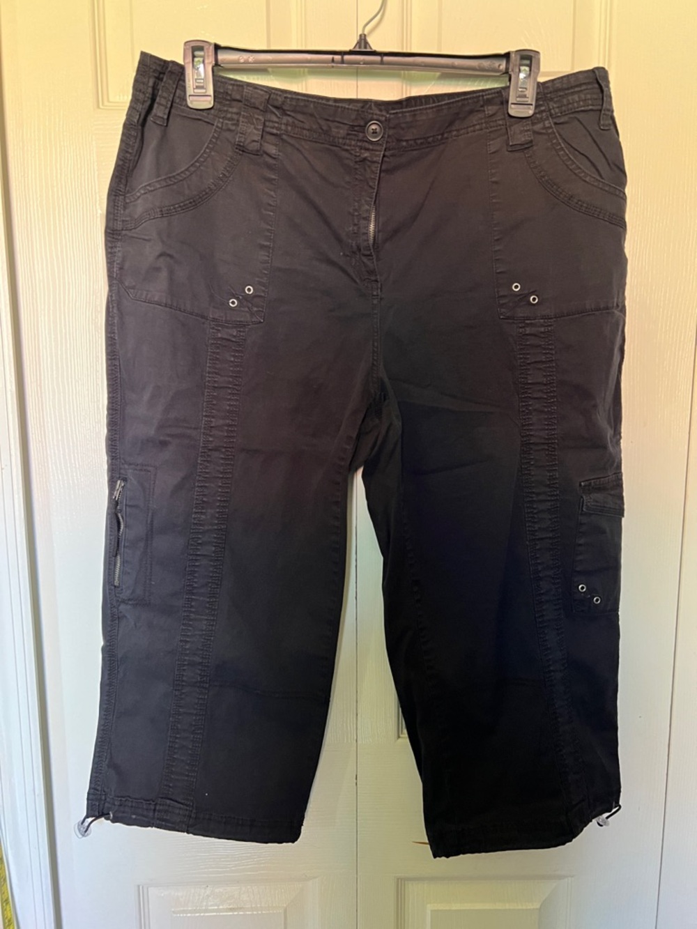 Style & Co. Black Cargo Capri Pants with Utility Pockets
